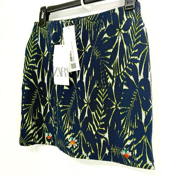 Zara Blue Tropical Textured Jacquard Rhinestone Floral Stretch Mini Skirt NEW - Picture 7 of 14